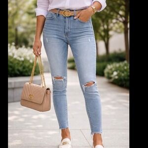 HIDDEN Jeans Women's Size 28 Light Wash Distressed Skinny Crop Raw Hem Jeans